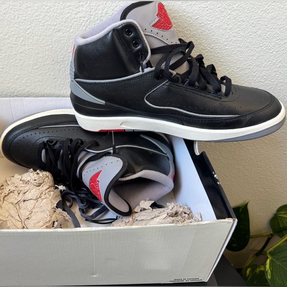 Jordan Retro 2 size 10 New